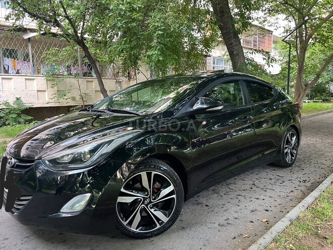 Hyundai Elantra-3