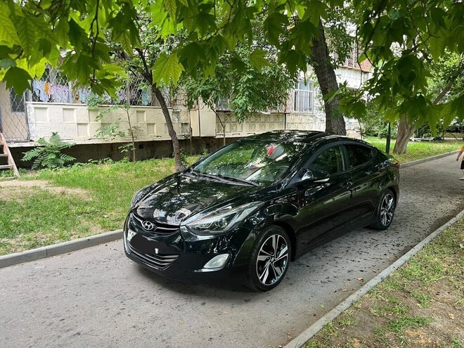 Hyundai Elantra-6