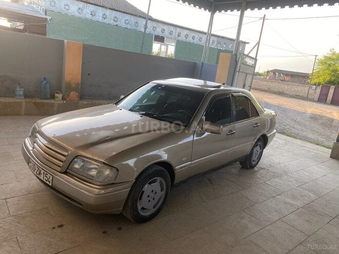 Mercedes C 220-2