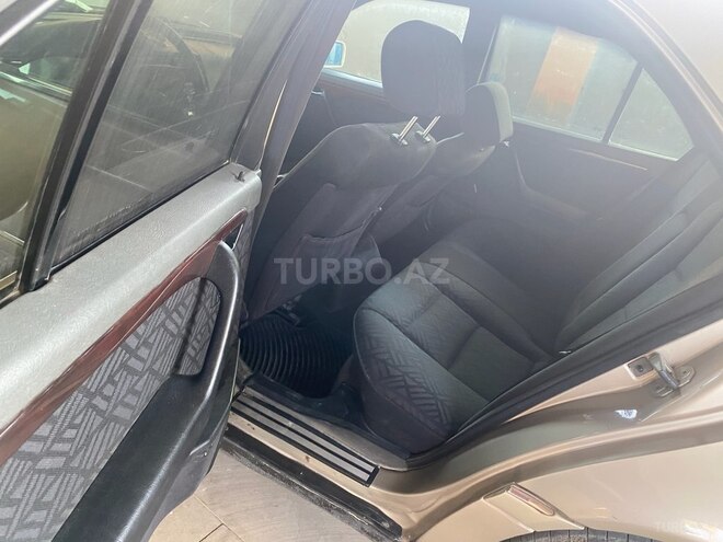 Mercedes C 220-12