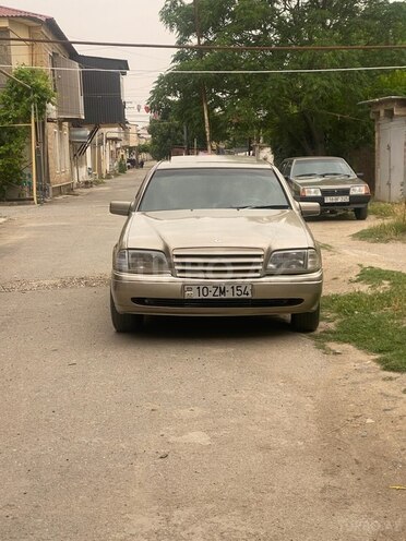 Mercedes C 220-1
