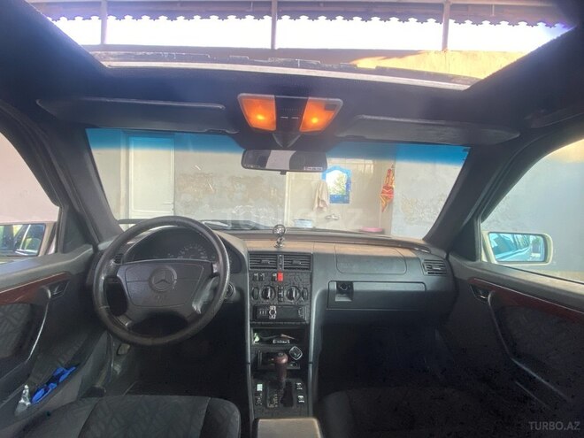 Mercedes C 220-11