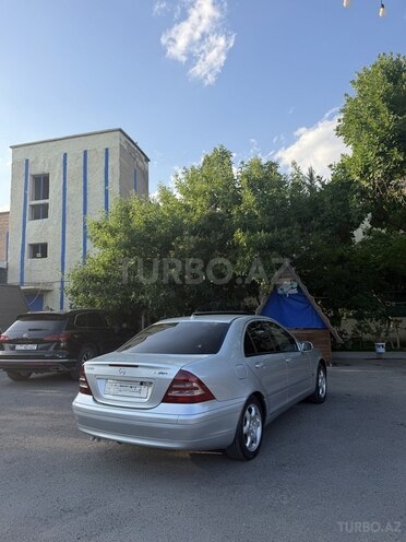 Mercedes C 200-2