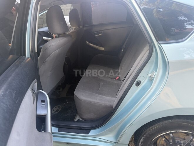 Toyota Prius-10
