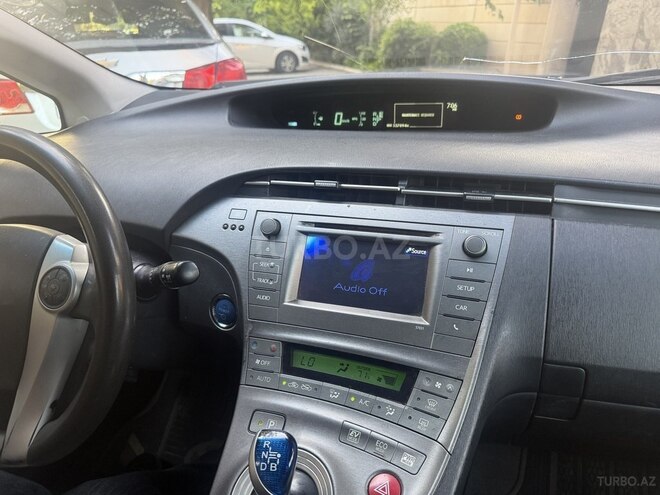 Toyota Prius-9