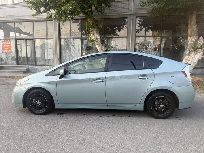 Toyota Prius-3