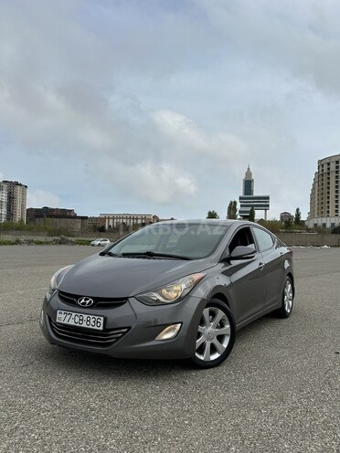Hyundai Elantra-1