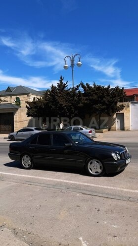 Mercedes E 230-4
