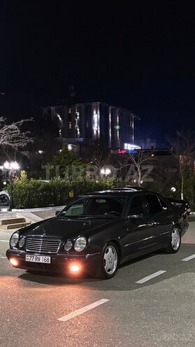 Mercedes E 230-5