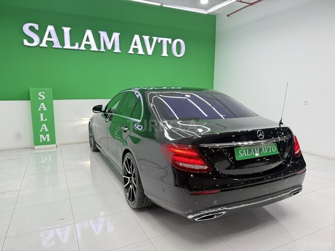 Mercedes E 220 d-6