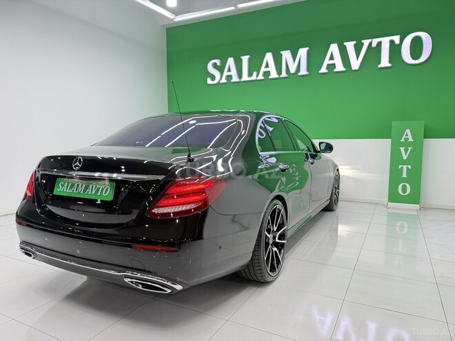 Mercedes E 220 d-4