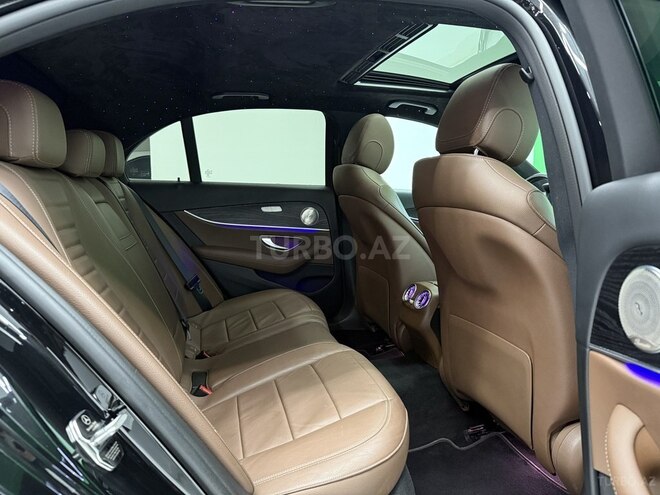 Mercedes E 220 d-12