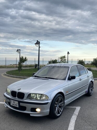BMW 320-2