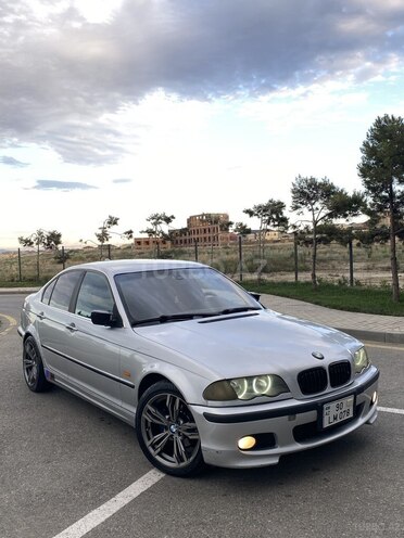 BMW 320-4