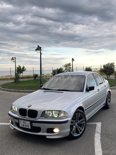 BMW 320-1