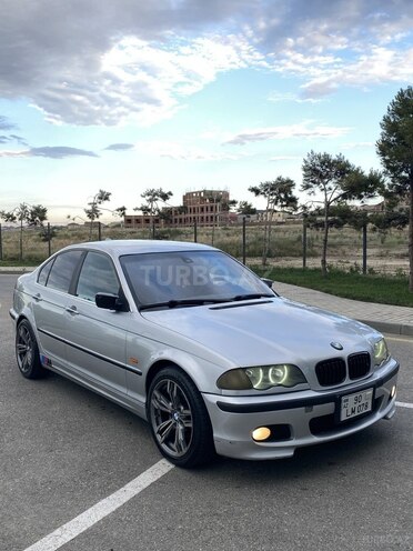 BMW 320-3