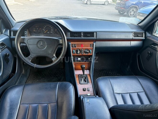 Mercedes 200 E-5