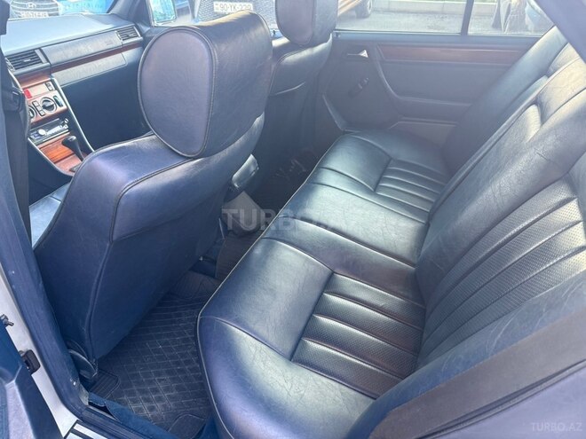 Mercedes 200 E-4
