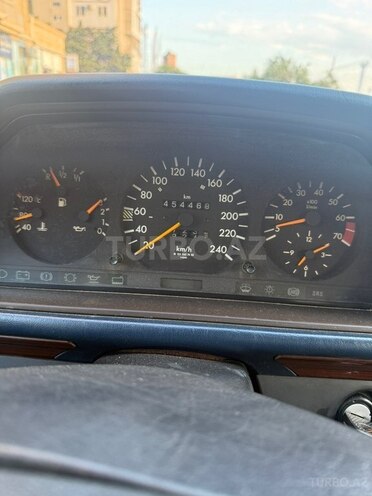 Mercedes 200 E-9