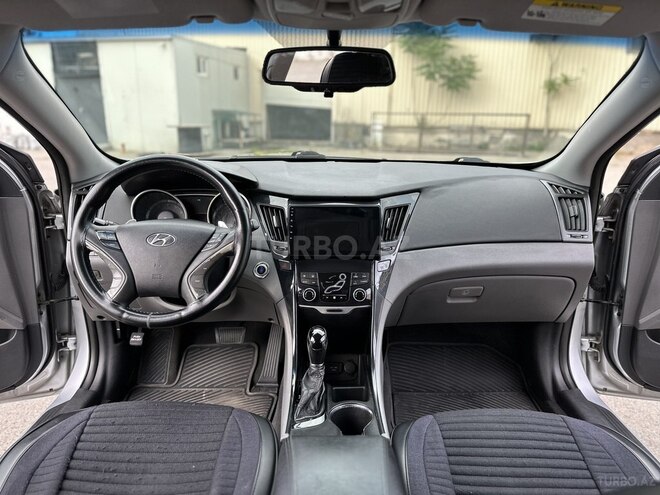 Hyundai Sonata-17