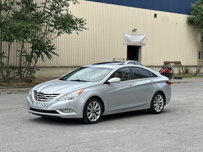 Hyundai Sonata-12