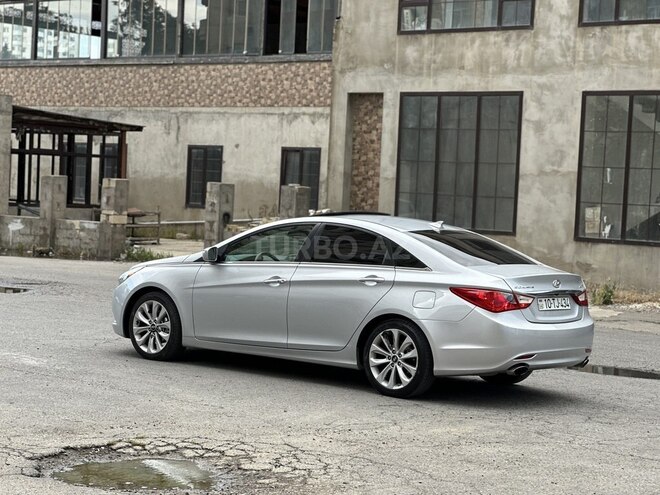 Hyundai Sonata-13