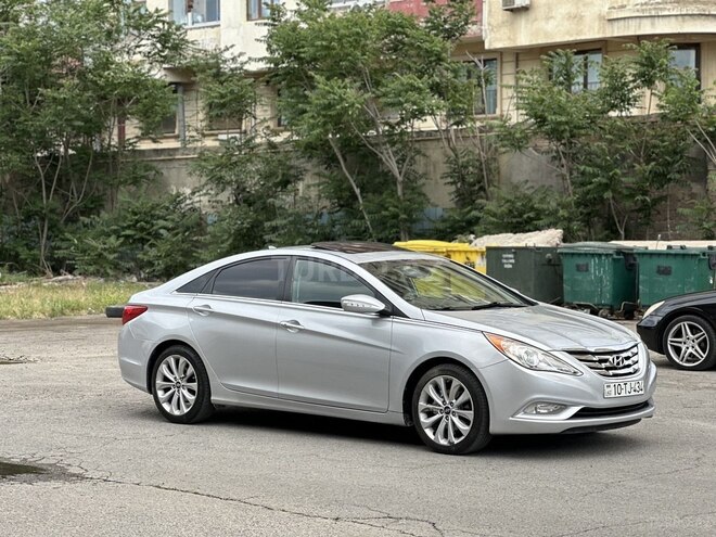 Hyundai Sonata-16