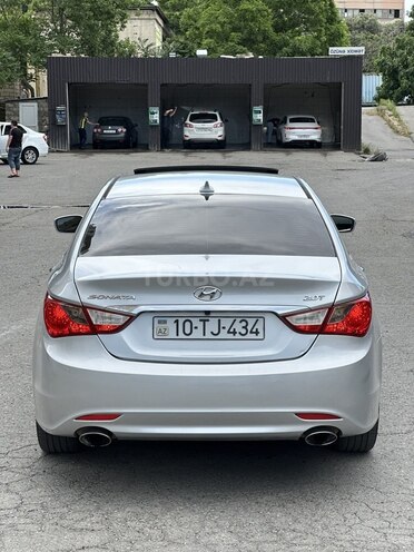 Hyundai Sonata-2