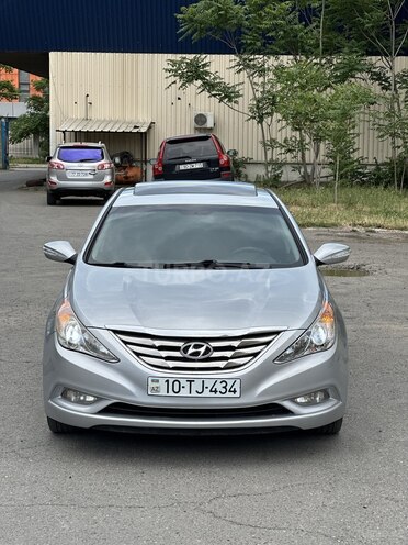 Hyundai Sonata-1