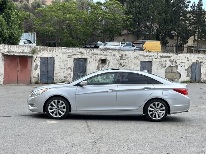 Hyundai Sonata-8