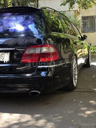 Mercedes E 320-4