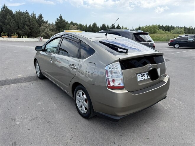 Toyota Prius-3