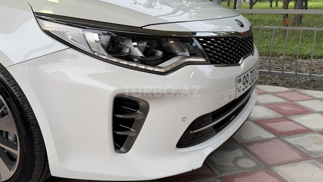 Kia K5-4