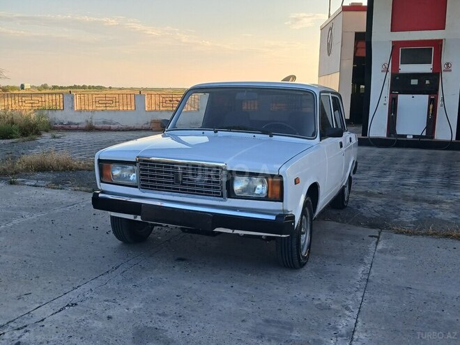 LADA (VAZ) 2107-2