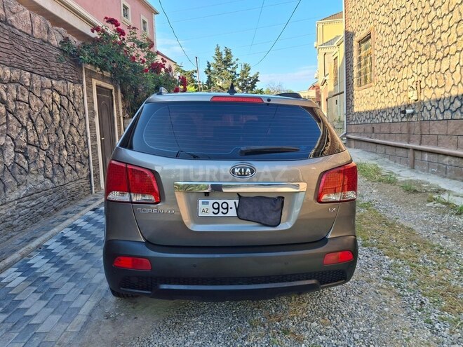 Kia Sorento-2