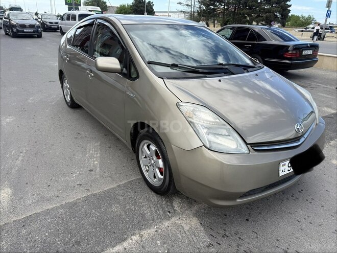 Toyota Prius-12