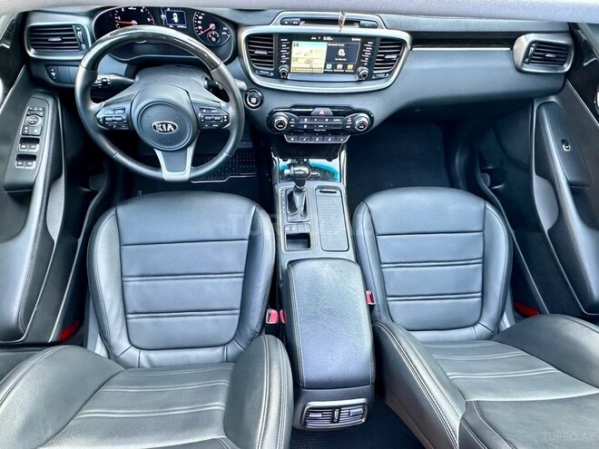 Kia Sorento-14
