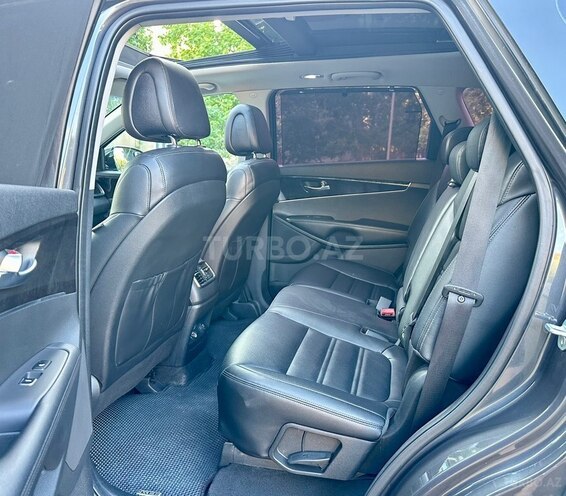 Kia Sorento-16