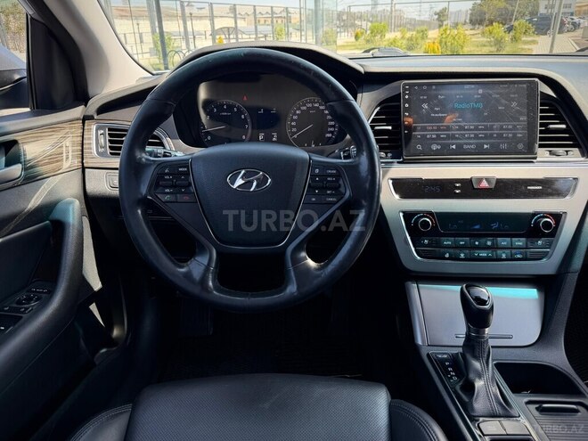 Hyundai Sonata-14