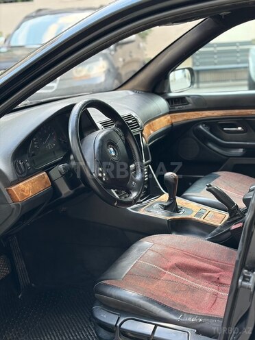 BMW 528-7