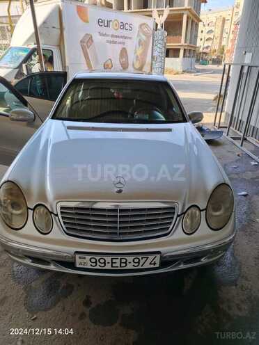 Mercedes E 220-1