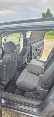 Opel Zafira-9