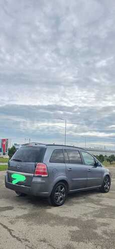 Opel Zafira-4