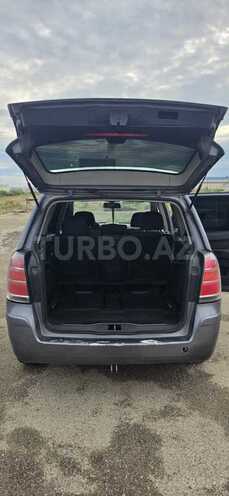Opel Zafira-10
