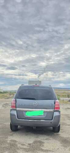 Opel Zafira-5