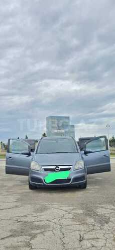 Opel Zafira-1