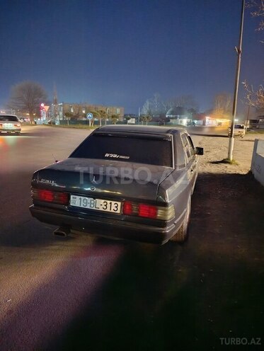 Mercedes 190-10