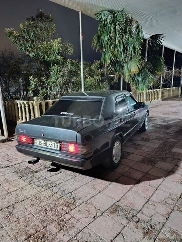 Mercedes 190-8
