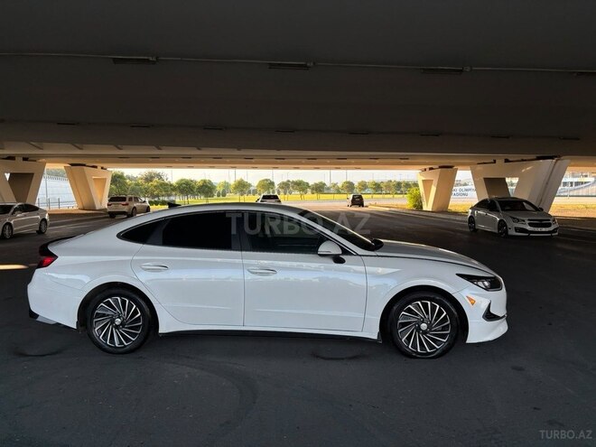 Hyundai Sonata-4