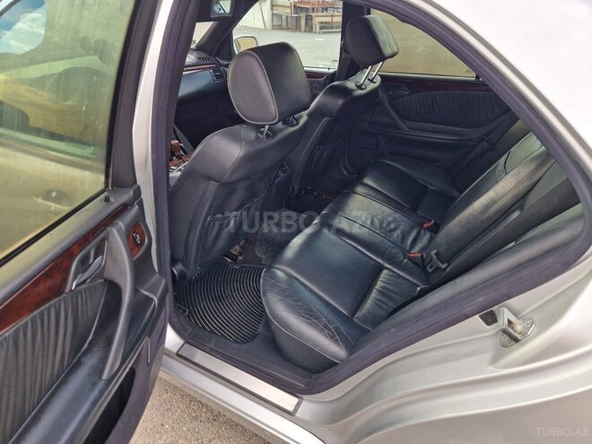 Mercedes E 200-9